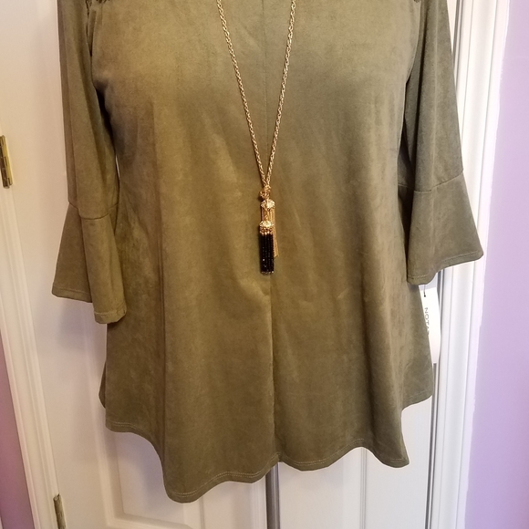 Sage Green 3/4 Sleeve Blouse with Lace Detail - Picture 2 of 8